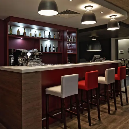 Hotel Campanile Old Town 3*