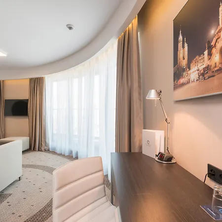 Q Hotel 4*