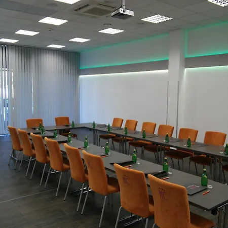 Centrum Business Hotel 4*