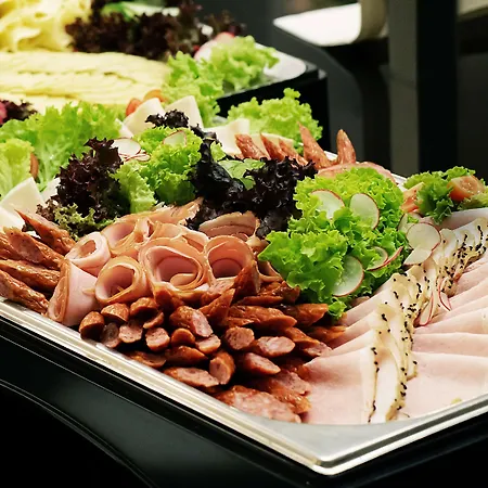Golden Tulip Center Hotel 4*