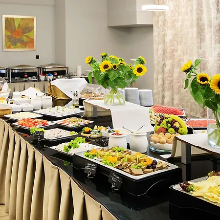 Golden Tulip Center 4*