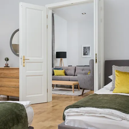 Venetian House Market Square Aparthotel 4*