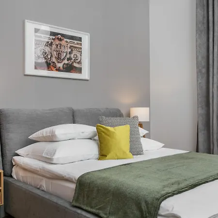 Venetian House Market Square Aparthotel 4*