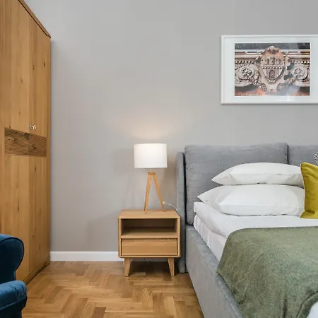 Venetian House Market Square Aparthotel Krakov