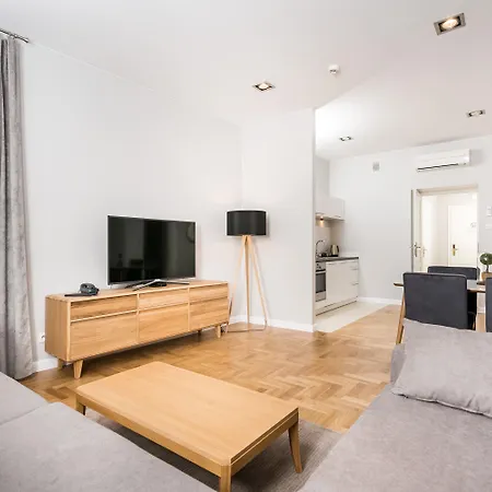 Venetian House Market Square 4*