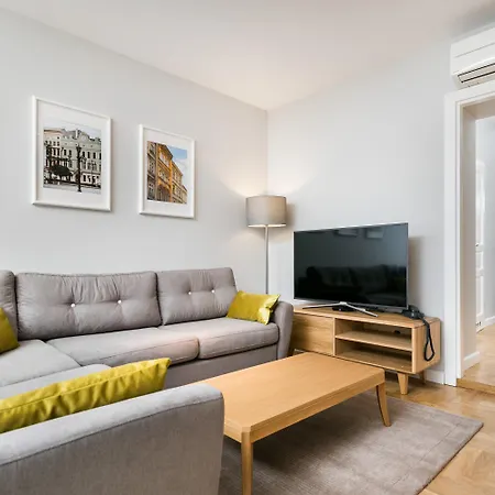 Venetian House Market Square 4*
