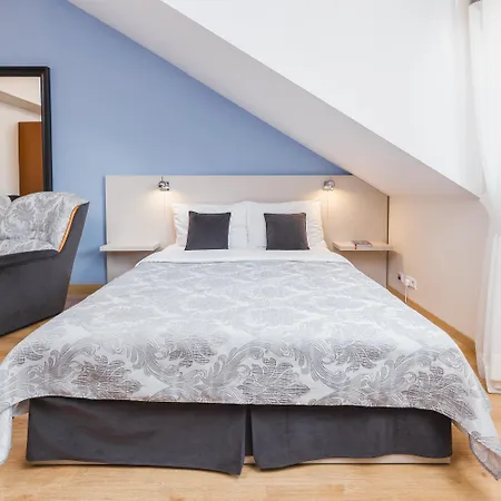 Hotel Domus Mater 3*