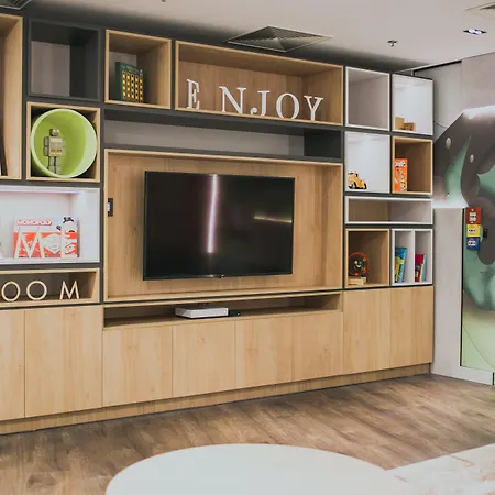 Centre By Ihg מלון