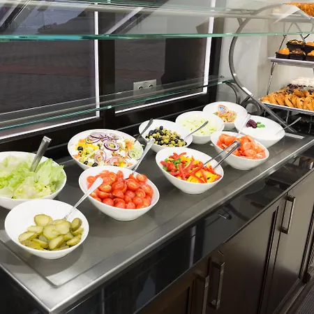 מלון Centre By Ihg