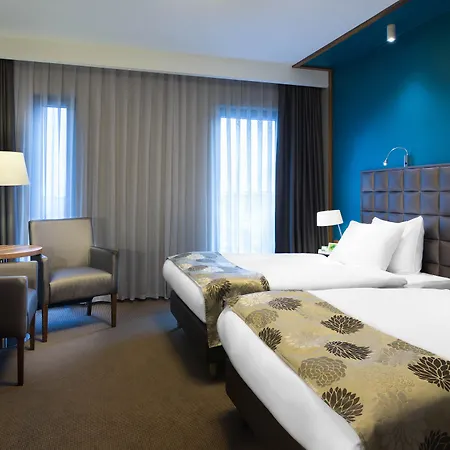 Centre By Ihg מלון 5*