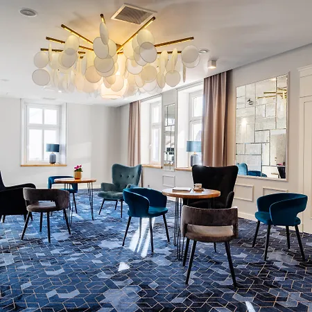 Apis Otel
