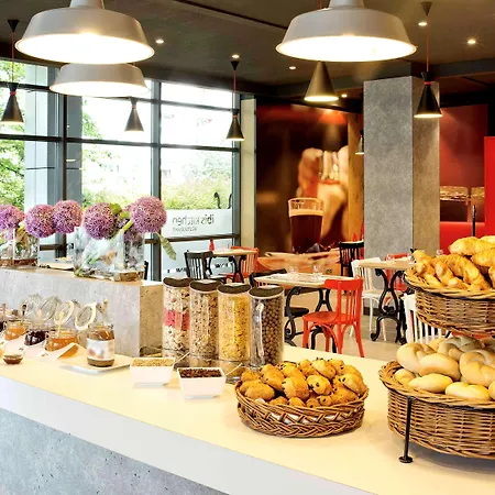 Ibis Centrum 3*