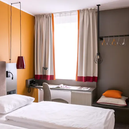 Hotel Vienna House Easy By Wyndham Cracow 3*