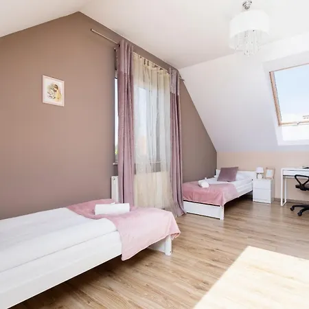 Three-bedroom House Czarnochowice By Renters Holiday home *