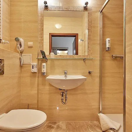 Otel Jan 3*