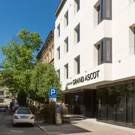 Grand Ascot Hotel 4*