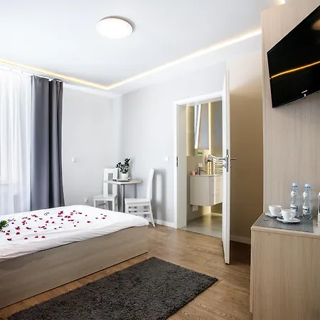 Platinia - Komfortowe Stare Apart Otel Krakow