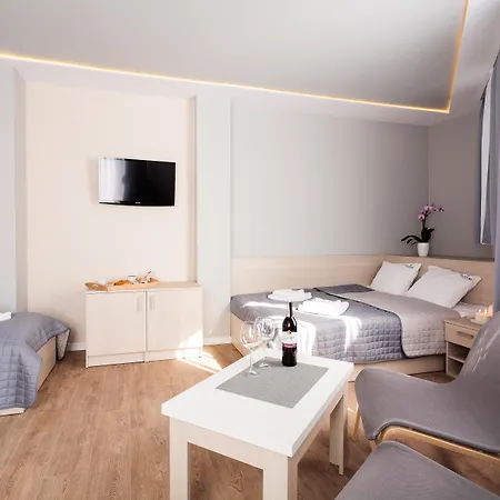 Platinia - Komfortowe Stare Apart Otel