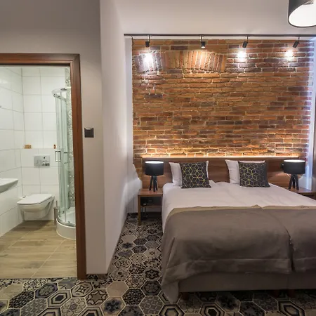 Hotell Lavender 3*