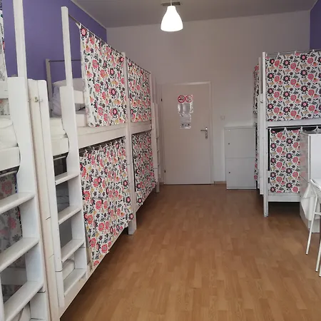 Lorf Hostel&coffee Ostello *