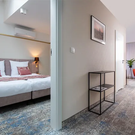 Mr67 Mayera Rapaporta Hotell