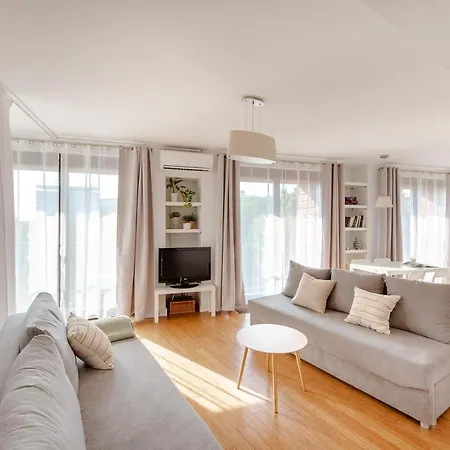 Apartament Spacious Close To Main Station / Galeria Krakowska *