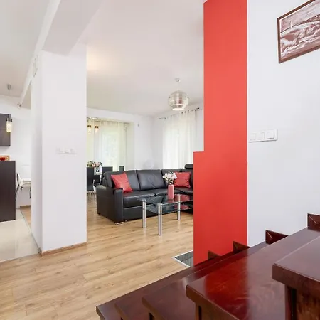 Holiday home Three-bedroom House Czarnochowice By Renters Krakow
