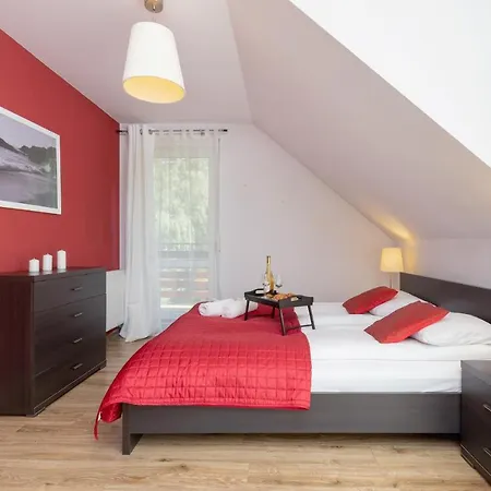 Three-bedroom House Czarnochowice By Renters Holiday home *