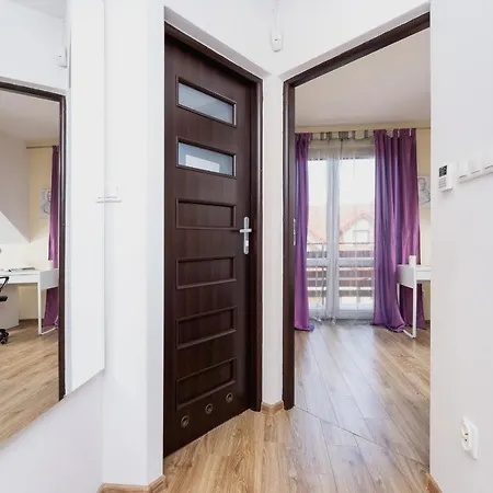 Three-bedroom House Czarnochowice By Renters *