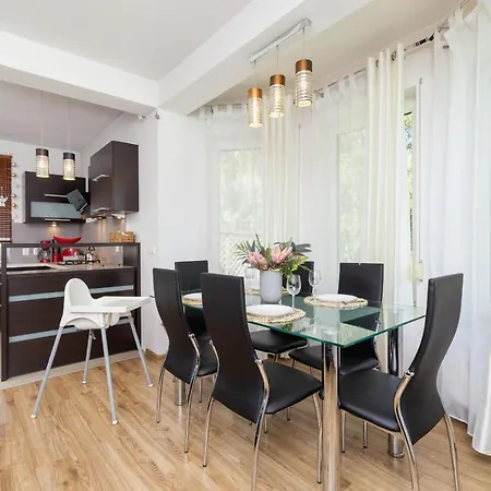 Three-bedroom House Czarnochowice By Renters Holiday home Krakow