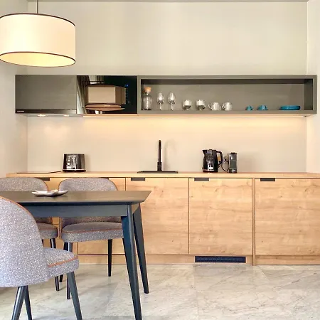Apartmanhotel H11 5*