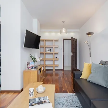 Blonia With Balcony By Renters Appartamento