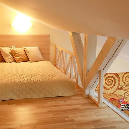 Apartment Main Square Platan Loft Collection