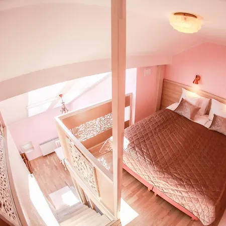Apartment Main Square Platan Loft Collection