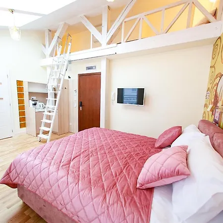 Main Square Platan Loft Collection