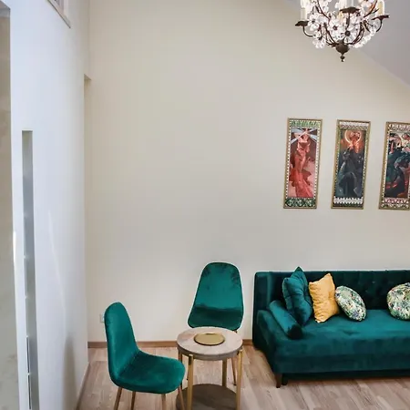 Apartment Main Square Platan Loft Collection