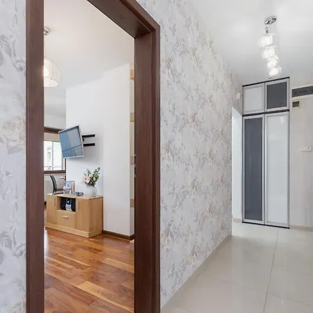 Blonia With Balcony By Renters Appartamento Cracovia