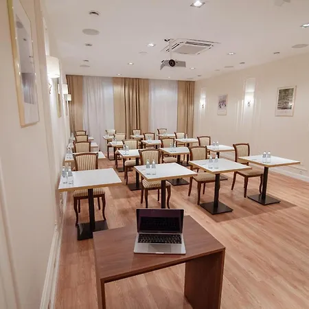 W Sercu Krakowa Aparthotel 3*