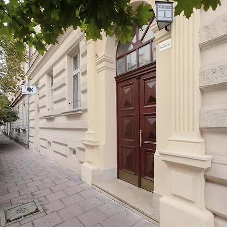 Perla Starego Miasta Kamienica Czapskich By Renters Krakow
