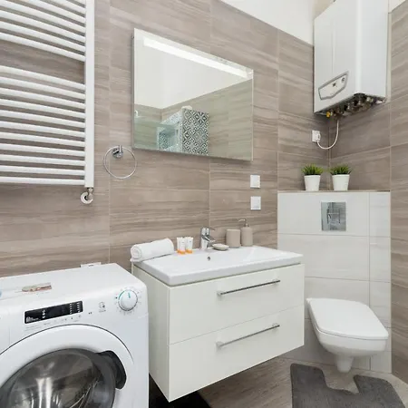 Perla Starego Miasta Kamienica Czapskich By Renters Apartment Krakow