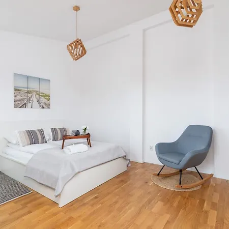 Radziwillowska Cracow Planty By Renters Apartment Krakow