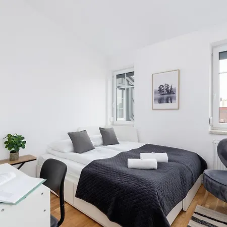 Radziwillowska Cracow Planty By Renters Apartment