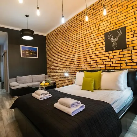 Apartment Leo Main Square