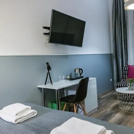 Leo Main Square Apartment *