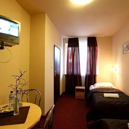 Platinium Hotell 2*