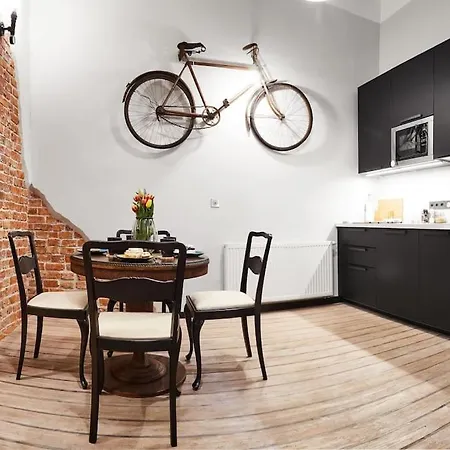 Househost Apartment: Jozefa Dietla 73/7 Krakow