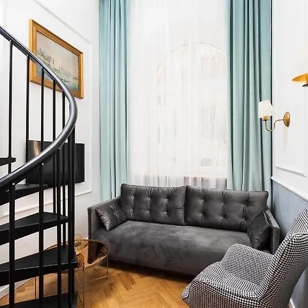 Of The Kings-old Town Pastel Apartment