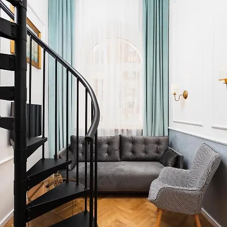 Of The Kings-old Town Pastel Apartment *