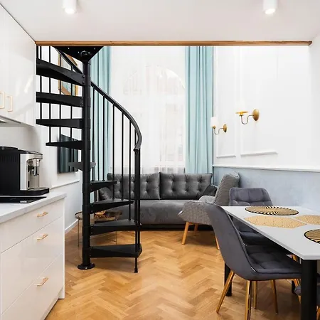Of The Kings-old Town Pastel Apartment *