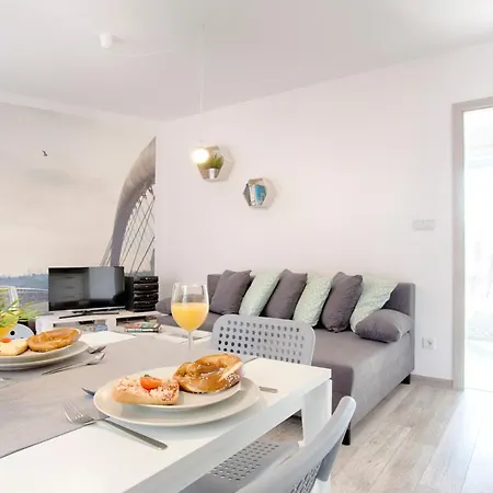 Apartment Tyzenhauz Piwna Street Krakow